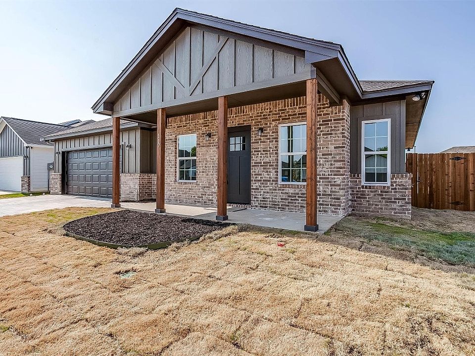 1st image of 117 Magnolia Estates St