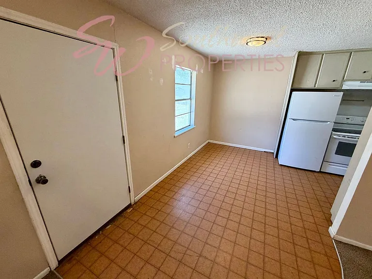 1363 W McNeill St #D — Photo 4