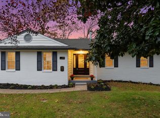 6112 Redwood Ln, Alexandria, VA 22310