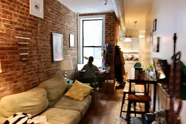 Rented by Lucky Apt Inc