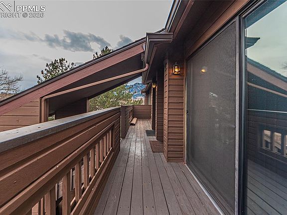 3rd image of 1017 Moorings Dr
