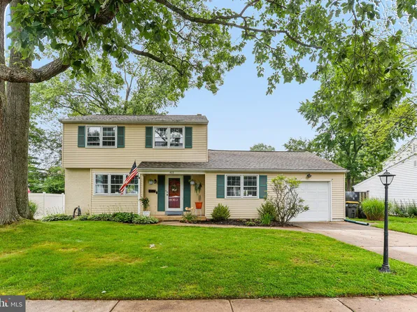 403 Brandywine Blvd, Talleyville, DE 19803