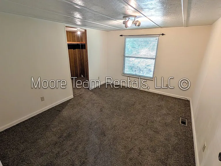 5399 Greenville Hwy — Photo 9