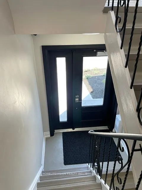 3 bed, $2,995 — Photo 2