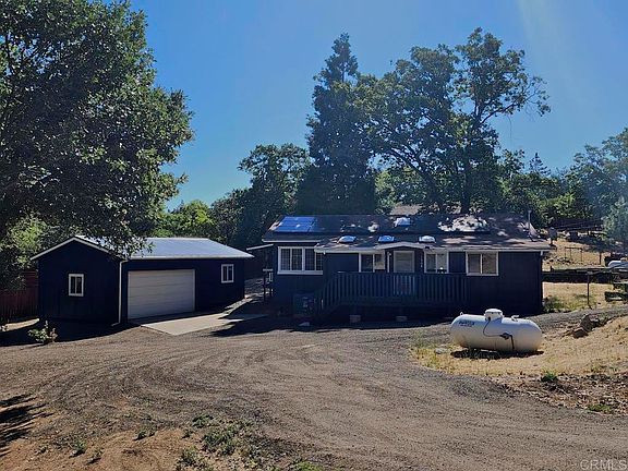 3rd image of 1008 Manzanita Dr