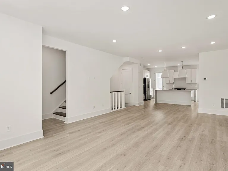 9207 Forkleaf Oak Dr — Photo 28