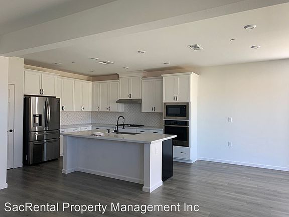 3rd image of 9837 Black Swan Dr