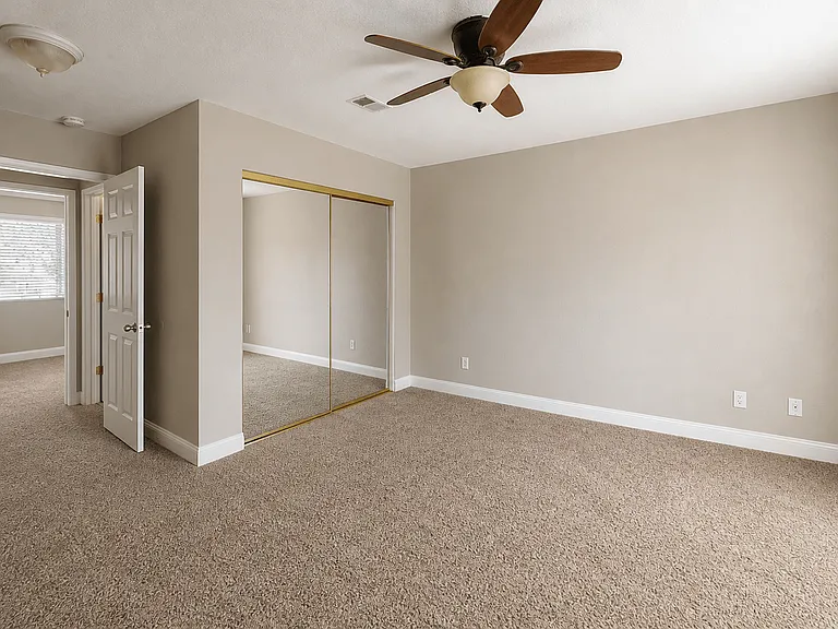 451 Springvalley Dr — Photo 13