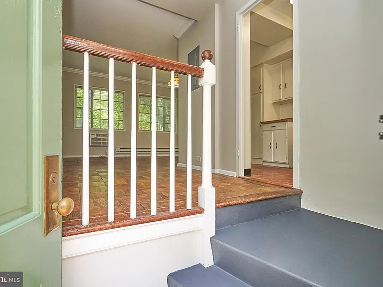 1553 Mount Eagle Pl — Photo 4