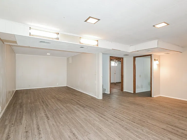 2544 Netherton Dr — Photo 16