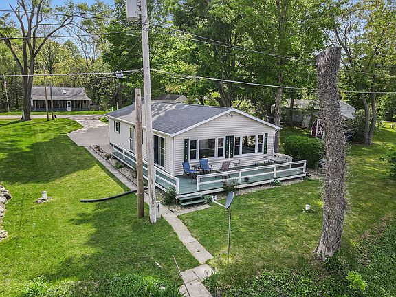2nd image of 43888 Eagle Lake Dr