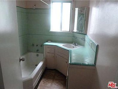3rd image of 1227 W 60th St