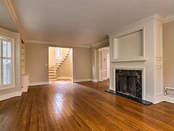 4th image of 673 N 58th St