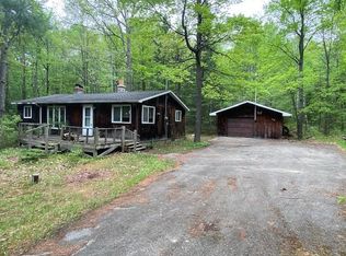 W8346 Weycker Rd, Amberg, WI 54102