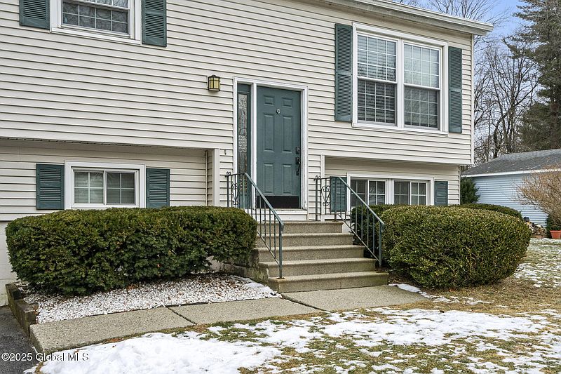 4th image of 53 Walnut Drive