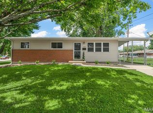 2305 Rivoli Pl, Florissant, MO 63031