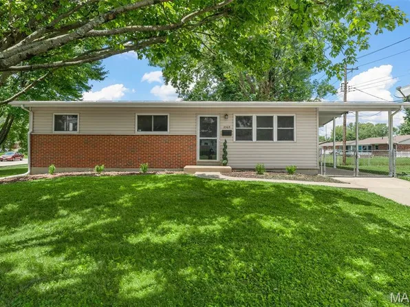 2305 Rivoli Pl, Florissant, MO 63031