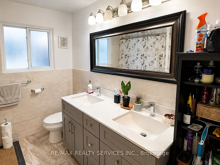 71 Newlyn Cres — Photo 11