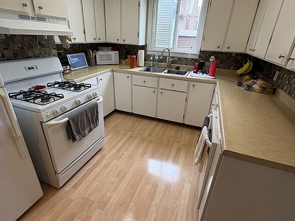 5th image of 1208 Center St W #1