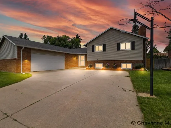 6914 Cordova Dr, Cheyenne, WY 82009
