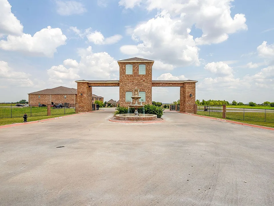301 County Road 207