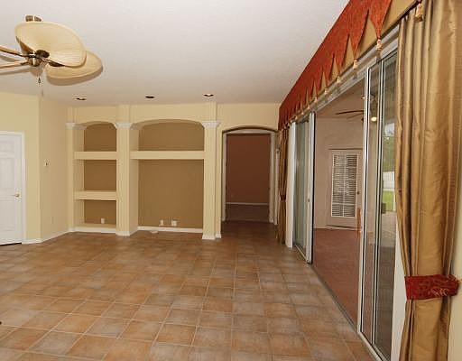 4th image of 18138 Heron Walk Dr