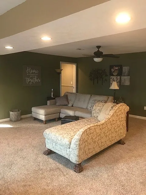 49 Melrose Dr — Photo 2