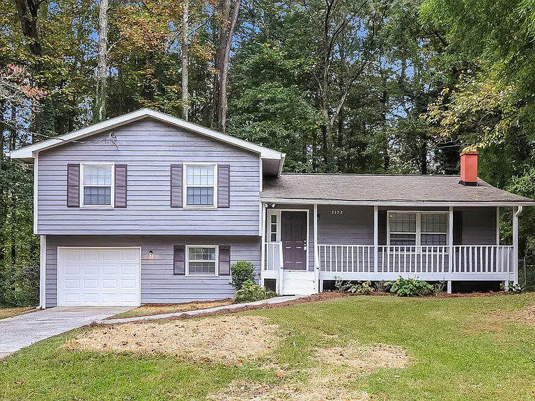 3373 Heatherwood Ln SW — Photo 1