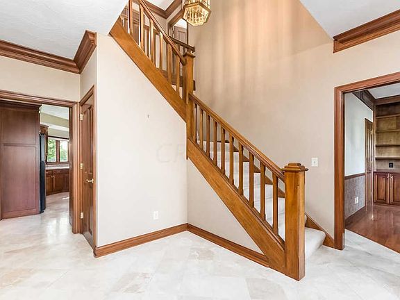 4th image of 8120 Holyrood Ct
