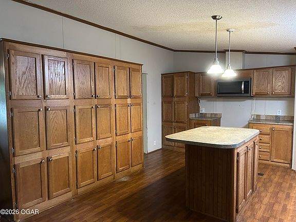 4th image of 7786 Drake Dr
