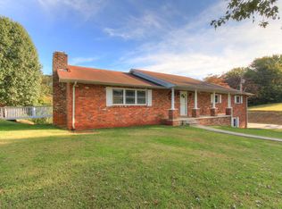 1300 Sandy Shore Dr, Lenoir City, TN 37772