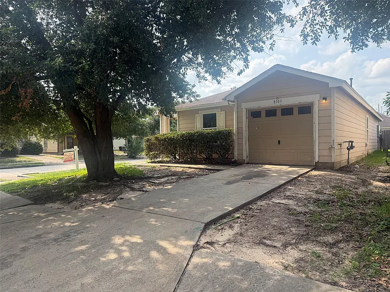 8103 Forest Glen Dr — Photo 3
