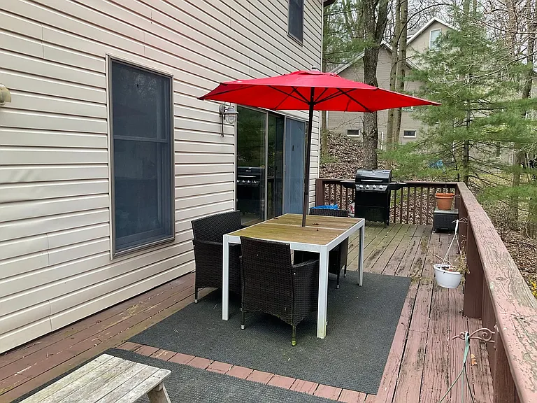 1541 Woodhaven Dr — Photo 38