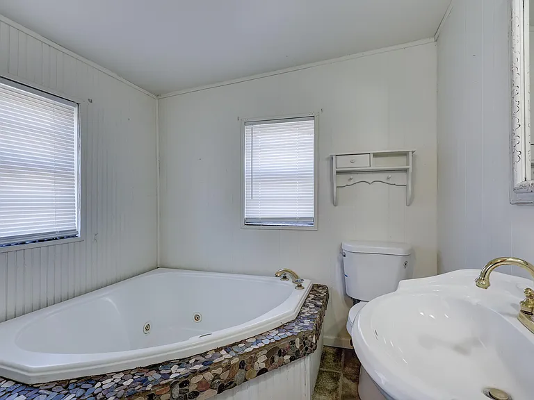 3801 Cresswell Ave — Photo 29