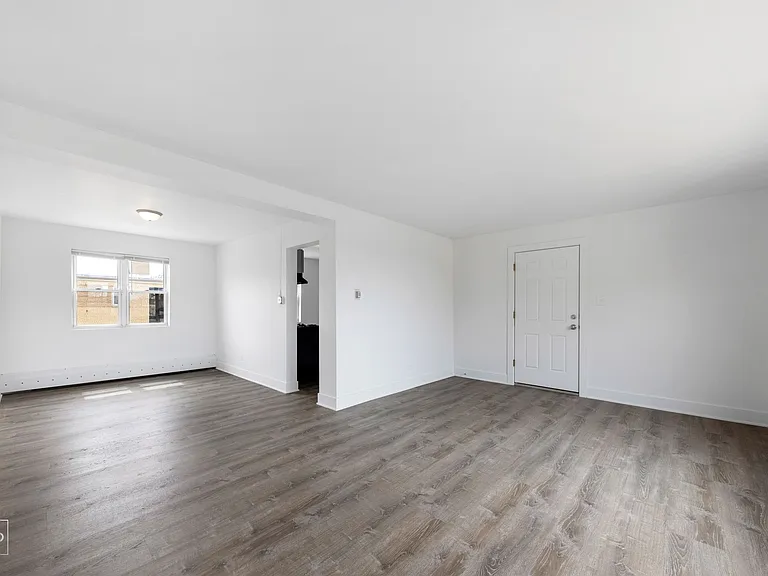 2025 E 72nd Street — Photo 14