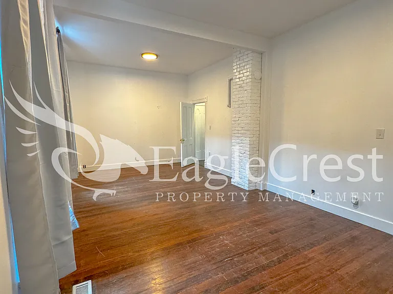 215 S 4th Ave — Photo 7