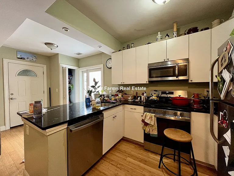 35 Forbes St #2F — Photo 2
