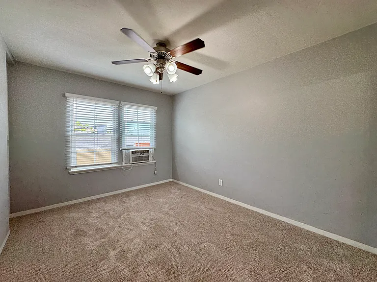 2975 Laurel St #19 — Photo 23