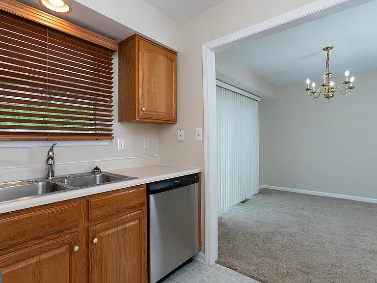 523 Sunday Dr — Photo 13