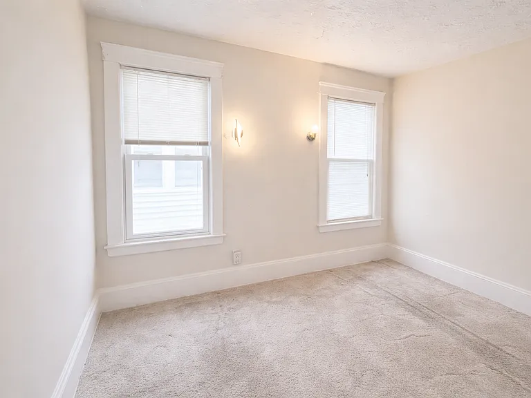 1516 E 118th St #2 — Photo 7