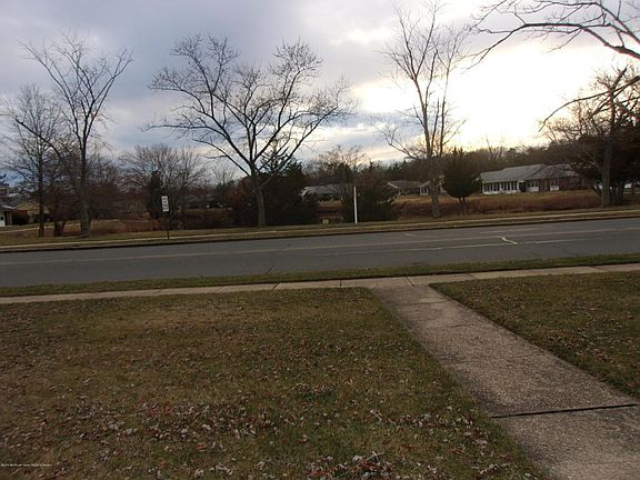 2nd image of 329B Dorchester Dr