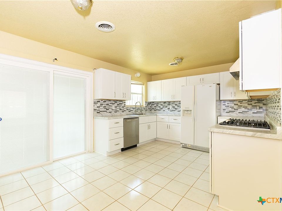 1st image of 3003 Zephyr Rd