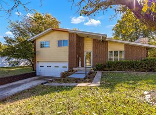 507 Gallia St, Bowie, TX 76230