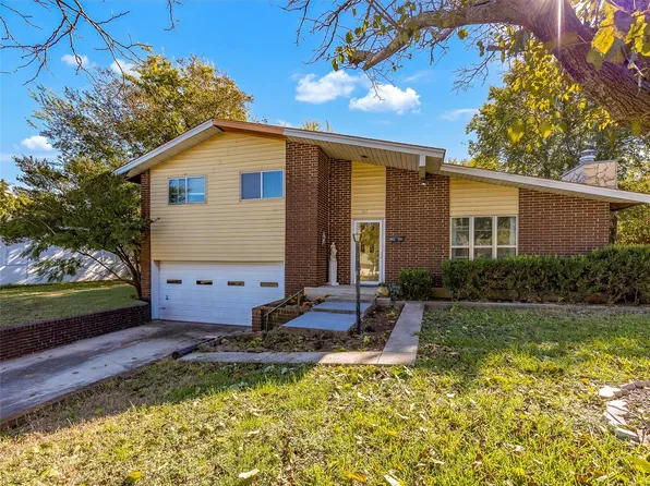 507 Gallia St, Bowie, TX 76230