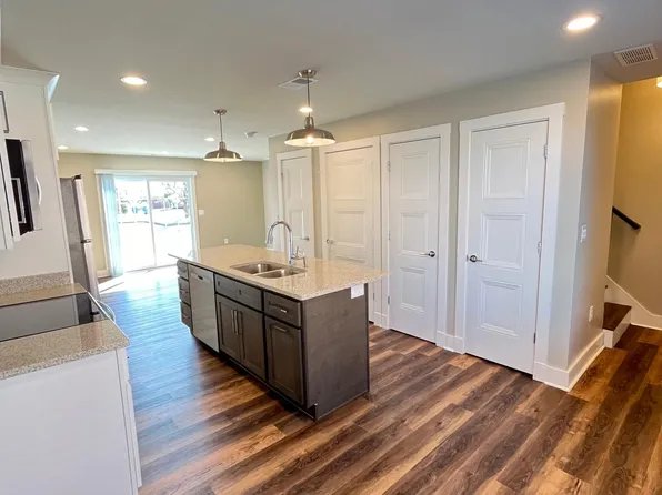 82 Saint James Ct, Frankfort, KY 40601