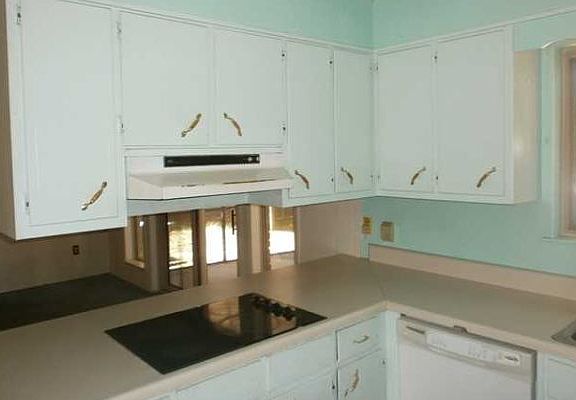 3rd image of 120 Teakwood Cir