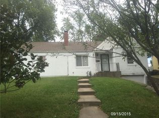 4007 Crestview Rd, Independence, MO 64052