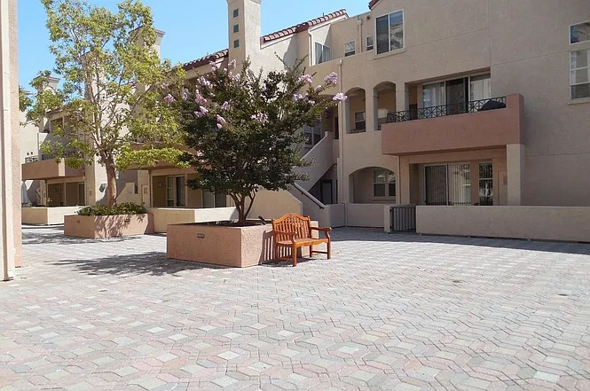 1951 Ofarrell St #311 — Photo 3