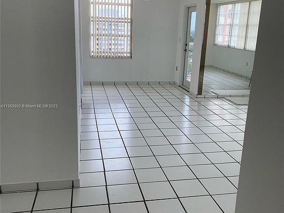 4th image of 1351 NE Miami Gardens Dr APT 826E