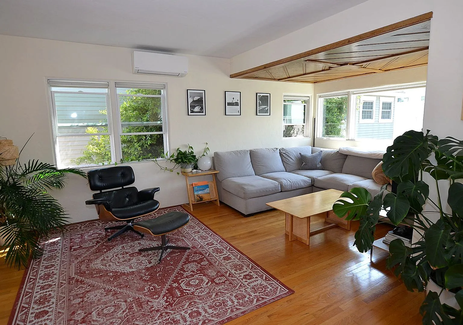 2 Bedroom/1 Bath Unfurnished Back house 2nd floor — Photo 1